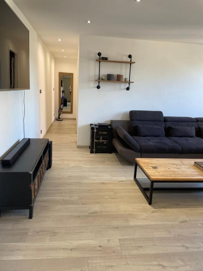Appartement De Adrien Garage Prive Charleville-Mezieres Exterior photo